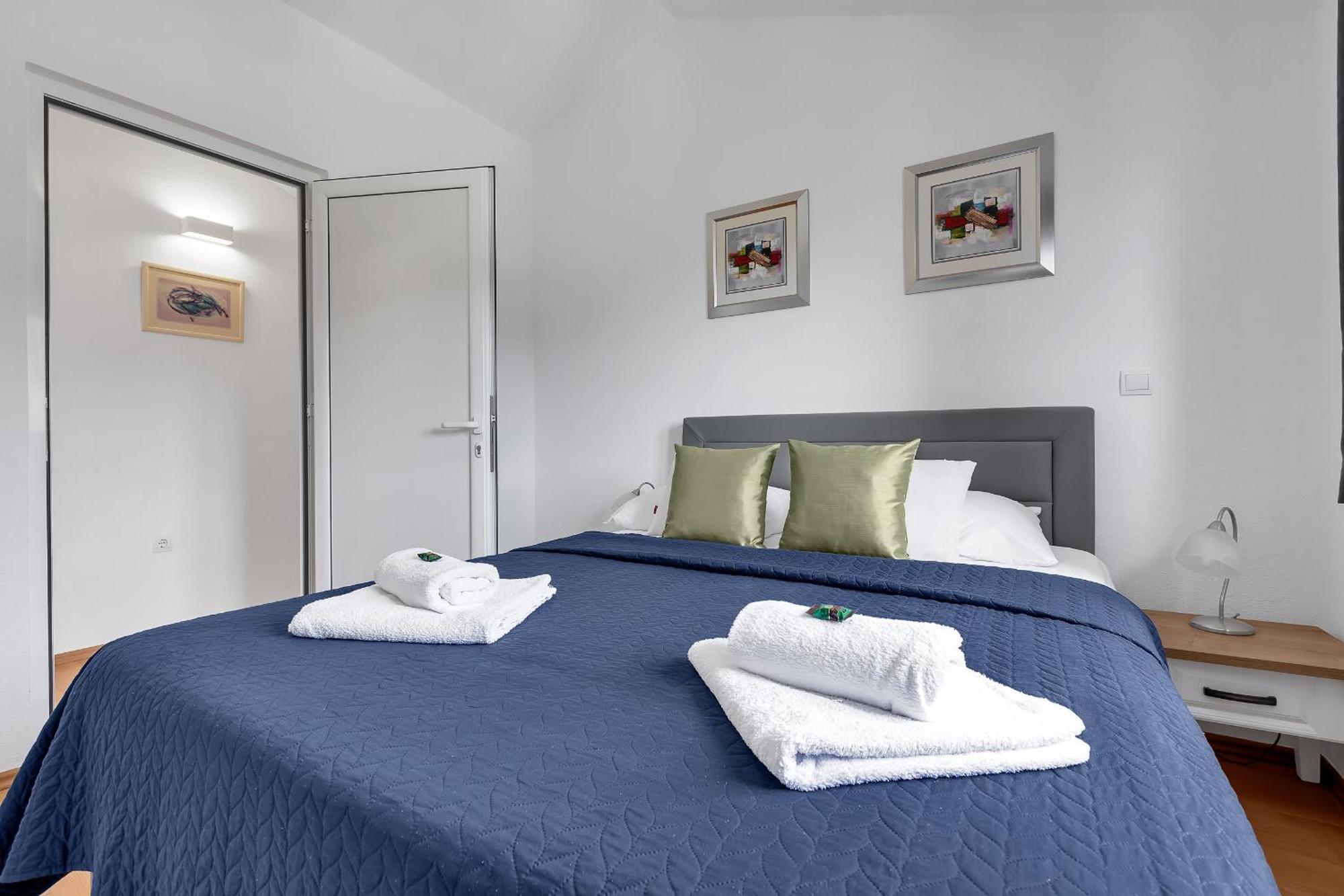 Apartments Villa Katarina Tucepi Room photo